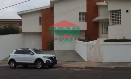 Imperdível: casa à venda no centro de salto-sp, com 2 quartos, 1 suíte, 2 salas, 4 banheiros e 238m² de área!