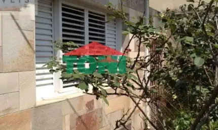 Imperdível oportunidade de adquirir casa com 4 quartos no Centro de Salto-SP!