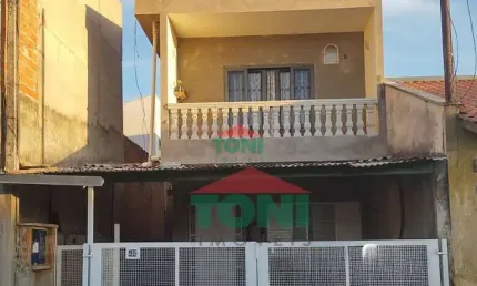 Casa à venda em Salto-SP  2 quartos, 1 suíte, ótima localização no bairro Loteamento Terras de São Pedro E São Paulo  162m².