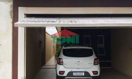 Imperdível casa à venda em Salto-SP, 3 quartos, 1 suíte, 2 banheiros, 2 vagas de garagem e 115,39m² de área.