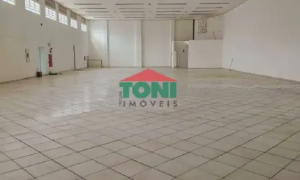 Salão comercial de 842m² no centro de salto, para venda/locação.