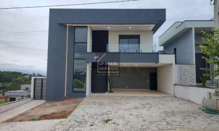 Sobrado em Condomínio para Venda em Caçapava, Residencial Colinas, 3 dormitórios, 2 banheiros, 4 vagas