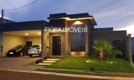 Casa em condomínio fechado com 3 quartos à venda na RUA 1, Centro, Cravinhos por R$ 1.730.400