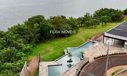 Casa em condomínio fechado com 3 quartos à venda na rua 1, Zona Rural, Rifaina por R$ 860.000
