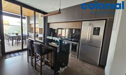 CASA EM CONDOMÍNIO, COM 3 SUÍTES, SENDO 1 MASTER, AR CONDICIONADO, PISCINA, 4 VAGAS, NO RESERVA ERMIDARESERVA ERMIDA, JUNDIAÍ