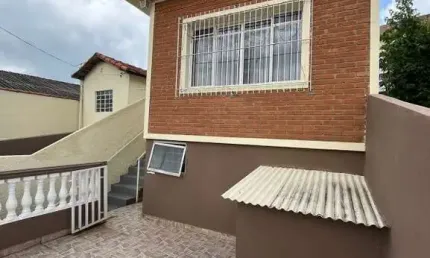 Casa à venda em jundiaí-sp, jardim estádio. 3 quartos, 1 suíte, 1 sala, 2 banheiros, 2 vagas de garagem.