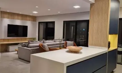 OPORTUNIDADE: LINDO APARTAMENTO COM  3 SUÍTES E VARANDA GOURMET.