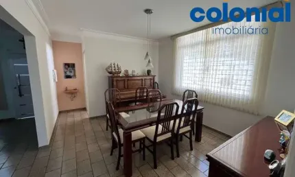 Casa à venda em Jundiaí-SP, Jardim Estádio: 3 quartos, 1 suíte, 2 salas, 2 banheiros, 6 vagas, 233m².