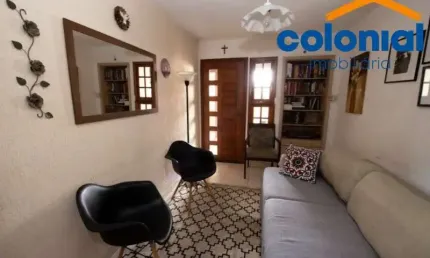 2 casas independentes no mesmo terreno, 1 com 2 quartos e outra com 1 quarto