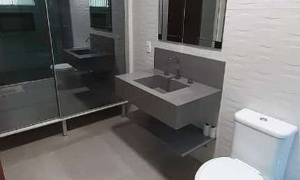 Casa 3 quartos com suíte, edícula, churrasqueira e 4 vagas