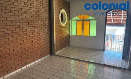 Casa para locação em Várzea Paulista-SP  2 quartos, 1 sala, 1 banheiro, 4 vagas de garagem  Imperdível no Jardim Paraíso!