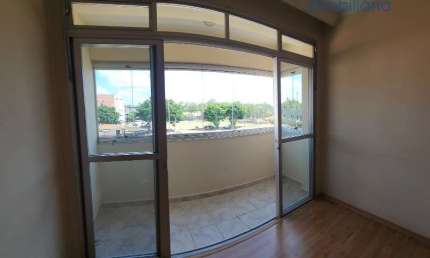 APARTAMENTO COM 3 DORMITÓRIOS SENDO 1 SUÍTE, COM PLANEJADOS, 1 VAGA E SACADA COM VISTA LIVRE. VILA GUARANI, JUNDIAÍ.