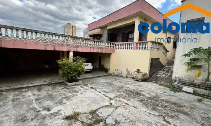 OPORTUNIDADE: CASA COM 02 QUARTOS/1 SUÍTE + EDÍCULA. ÓTIMA PARA INVESTIMENTO.