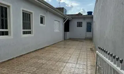 OPORTUNIDADE: ÓTIMA CASA DE 02 QUARTOS/01 SÚITE E EDÍCULA.