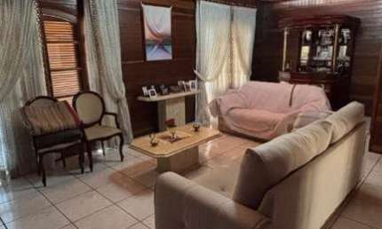 CASA AMPLA TÉRREA COM 3 DORMITÓRIOS, SENDO 1 SUÍTE COM CLOSET, COM 6 VAGAS, JARDIM DE INVERNO.PARQUE SÃO LUIZ, JUNDIAÍ.