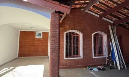 Aluguel de Casa com edícula e 3 vagas no bairro Colônia em Jundiaí-SP: Espaço e Conforto Aguardam Você!
