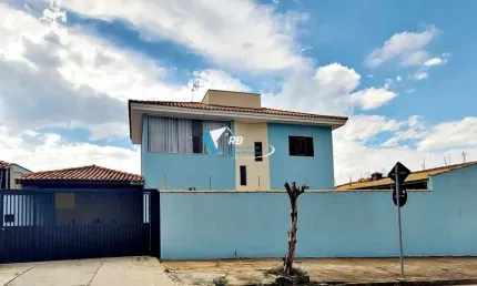 Casa (Sobrado) para Venda em Sorocaba, 3 dorm(s), 1 suite(s), 5 vaga(s), 185 m²