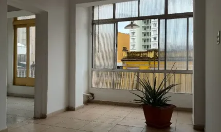 Vista livre e icônica, com 106m, em frente ao metrô da luz, sensacional.