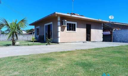 Casa com 2 quartos à venda na Geral da Ressacada, 1, Ressacada, Garopaba por R$ 550.000