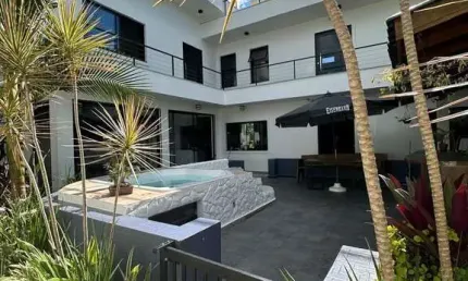 Casa com 5 quartos à venda na Jose Damazio, 1, Zona Rural, Garopaba por R$ 2.500.000