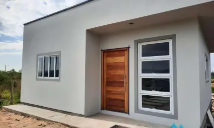 Casa com 2 quartos à venda na e, 1008, sambaqui, imbituba por r$ 400.000