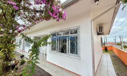Casa com 4 quartos à venda na Servidão José Kirchner, 704, Aririu, Palhoça por R$ 800.000