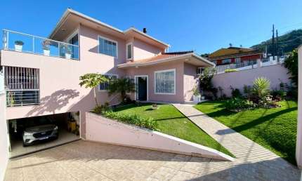 Casa com 3 quartos à venda na Rua Elias Merise, 567, Roçado, São José por R$ 1.700.000