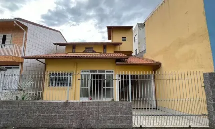 Casa com 5 quartos à venda na Rua Campo Alegre, 34, Bela Vista, São José por R$ 740.000