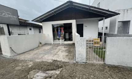 Casa com 4 quartos à venda na Felisbino Camilo da Silva, 1606, Serraria, São José por R$ 430.000