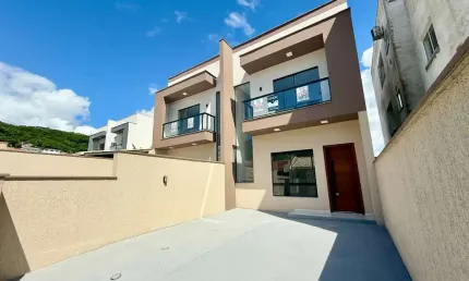 Casa com 2 quartos à venda na Rua Lauri de Souza Barbosa, 3, Ipiranga, São José por R$ 600.000