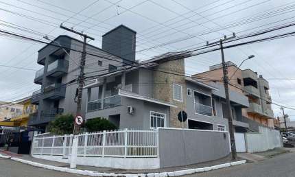 Casa com 3 quartos à venda na Rua Manoel Marques Júnior, 132, Serraria, São José por R$ 1.785.000