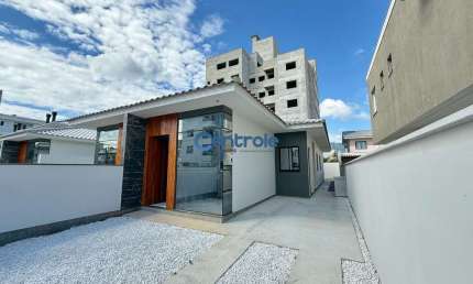 Casa com 3 quartos à venda na Avenida Aleixo Alves de Souza, 171, Nova Palhoça, Palhoça por R$ 475.000
