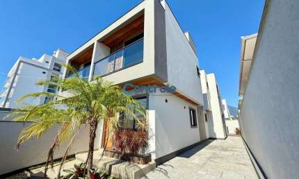 Casa com 3 quartos à venda na Rua Claudio Espindola, 77, Nova Palhoça, Palhoça por R$ 780.000