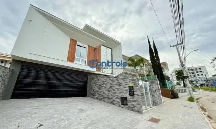 Casa com 3 quartos à venda na Avenida dos Lagos, 31, Pedra Branca, Palhoça por R$ 2.250.000