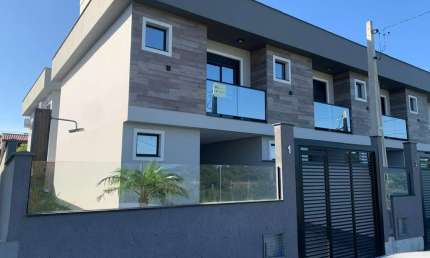 Casa com 2 quartos à venda na Rua Araxá, 22, Praia do Sonho, Palhoça por R$ 630.000