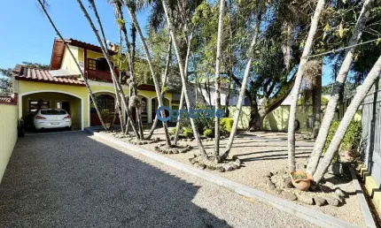 Casa com 4 quartos à venda na Espírito Santo, 994, Sertão do Maruim, São José por R$ 1.010.000