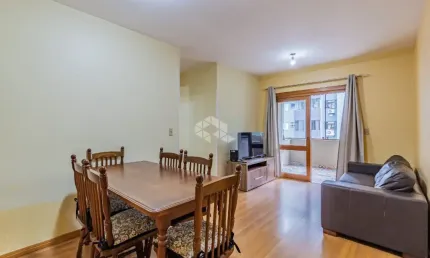 Apartamento com 3 dormitórios e garagem coberta, no bairro Camaquã.