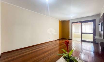 Apartamento de frente muito bem localizado, no bairro Tristeza, 3 dormitórios, sendo uma suíte e sacada