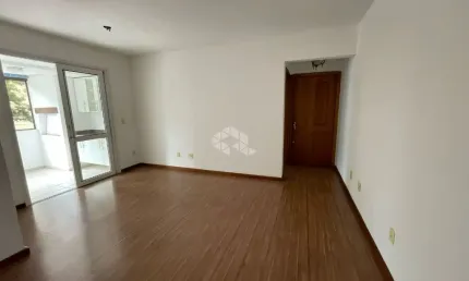 Apartamento de 3 dormitórios com suíte sacada e churrasqueira, na Tristeza.