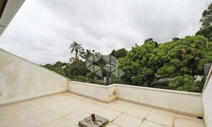 Casa em condomínio com 3 dormitórios, 133,50 m² e 2 vagas.