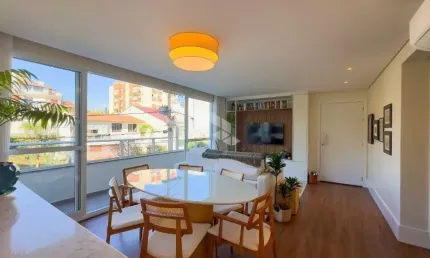 Belo apartamento desenhado por arquiteto no coração do bairro Menino Deus