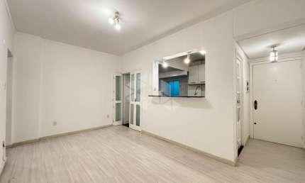 Apartamento térreo para alugar em Porto Alegre no bairro Bom Fim