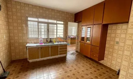 Casa com 3 quartos à venda na Rua Ribeirão Preto, Jardim Estádio, Jundiaí por R$ 650.000