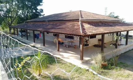 Linda Chacará de 2.000 m²no cond. Cafezal do Alto em Jundiaí