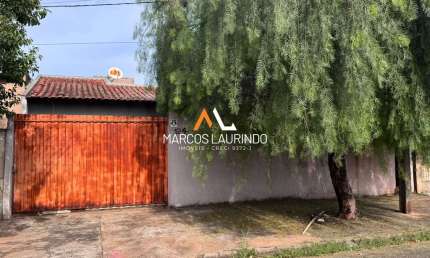 Casa com 3 quartos à venda na Rua Domingos Jorge Velho, 124, Centro, Cambé