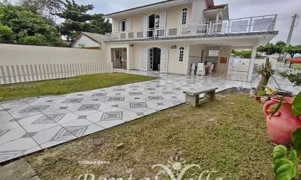 SOBRADO DE ESQUINA NO BALNEÁRIO CARMERY EM PONTAL DO PARANÁ - PR