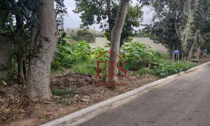 2 terrenos plano a venda em rua asfaltada próximo do bosque da cidade a venda em Piracaia - SP