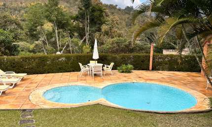 Casa à venda com 3 quartos, 300m2 - Cuiabá, Petrópolis/Rj
