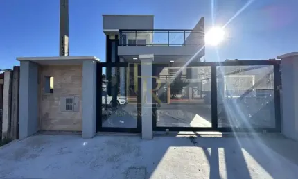 Casa de alto padrão no centrinho de Nova Tramandaí!