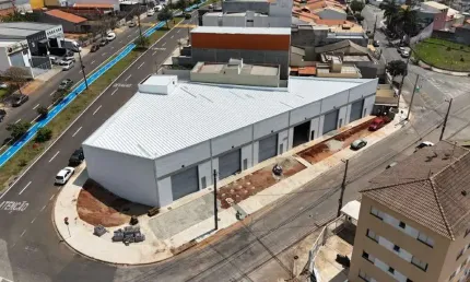 Salas comerciais disponíveis. Diversos valores e dimensões a combinar.